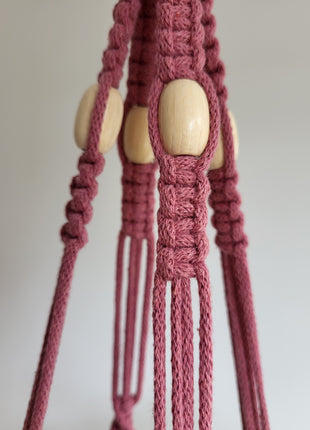 KWIETNIK WISZĄCY MAKRAMA RĘCZNIE WYPLATANY - KOLOR CIEMNY RÓŻ